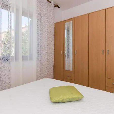 Marko - One Bedroom